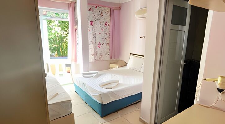 Beachway Hotel Side