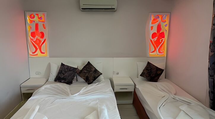 Beachway Hotel Side