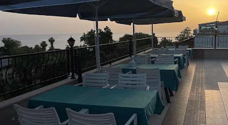 Beachway Hotel Side