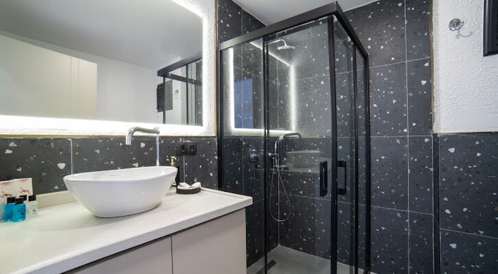 RudBlu Suites