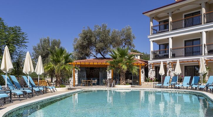 Perdikia Hill & Family Hotel