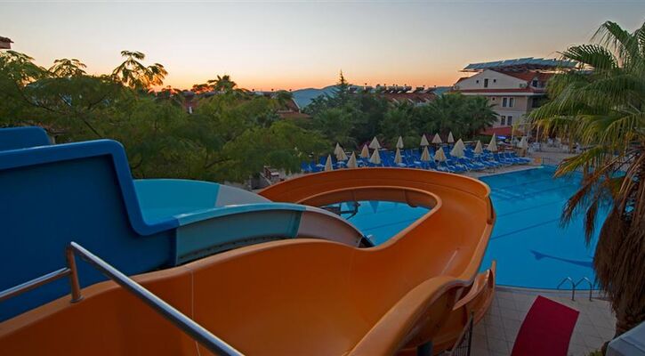 Perdikia Hill & Family Hotel